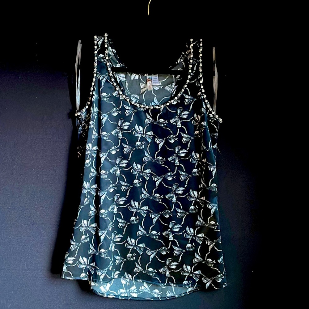 Classy Racer Back. Pearl & Clear bead trim.